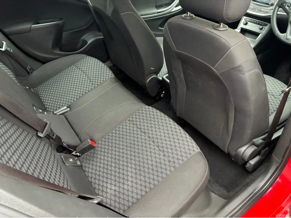 Opel Astra Hatchback, Petrol, 2019, Red