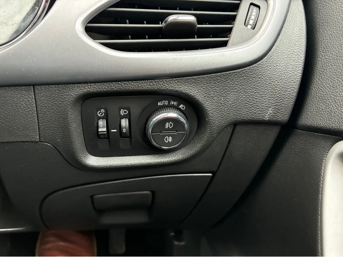 Opel Astra Hatchback, Petrol, 2019, Red