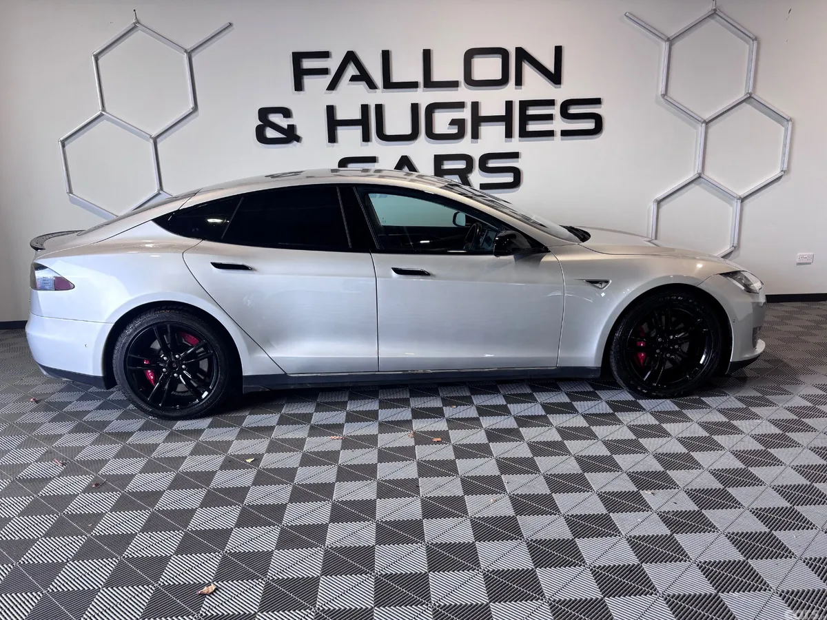 Tesla Model S Hatchback, Electric, 2016, Silver