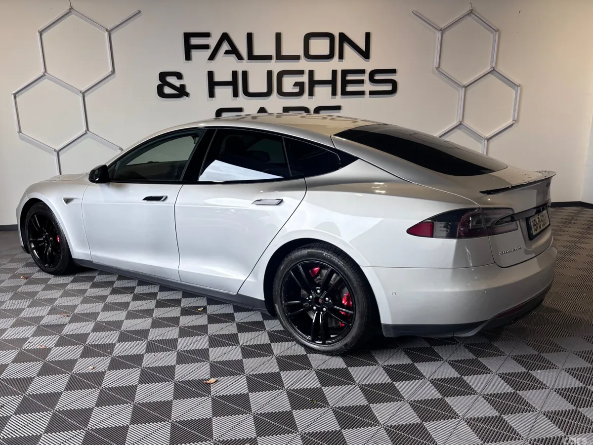 Tesla Model S Hatchback, Electric, 2016, Silver