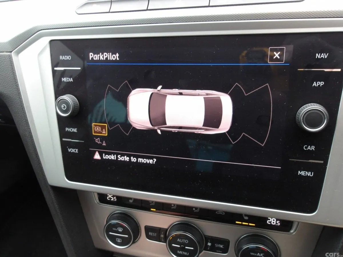 Volkswagen Passat Saloon, Diesel, 2019, Black