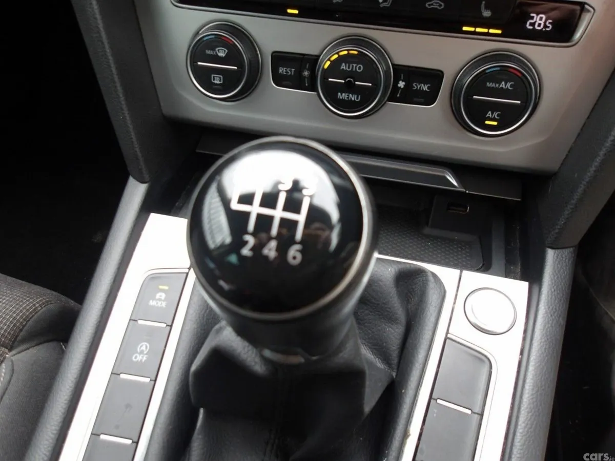 Volkswagen Passat Saloon, Diesel, 2019, Black