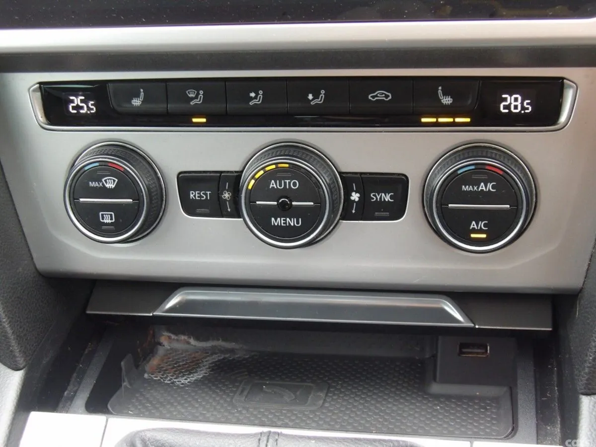 Volkswagen Passat Saloon, Diesel, 2019, Black