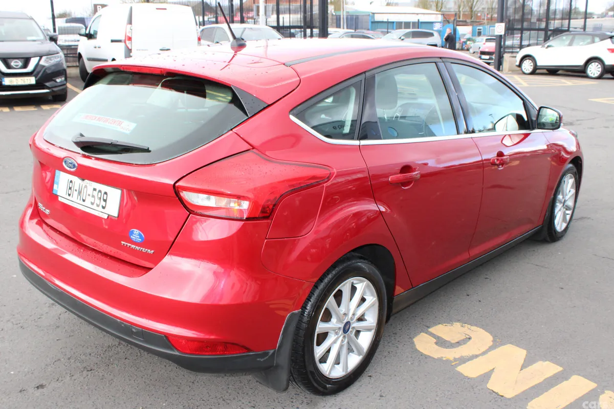 Ford Focus Hatchback, Diesel, 2018, Red