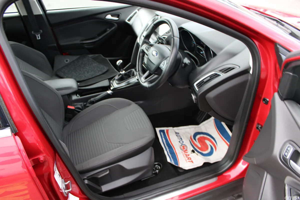 Ford Focus Hatchback, Diesel, 2018, Red