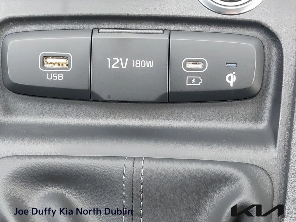 Kia Stonic MPV, Petrol, 2026, Red