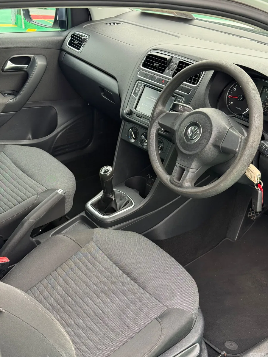 Volkswagen Polo Hatchback, Petrol, 2012, White