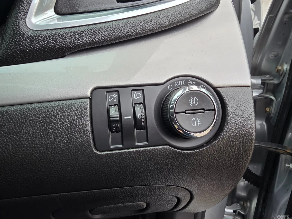 Opel Mokka Hatchback, Diesel, 2016, Silver