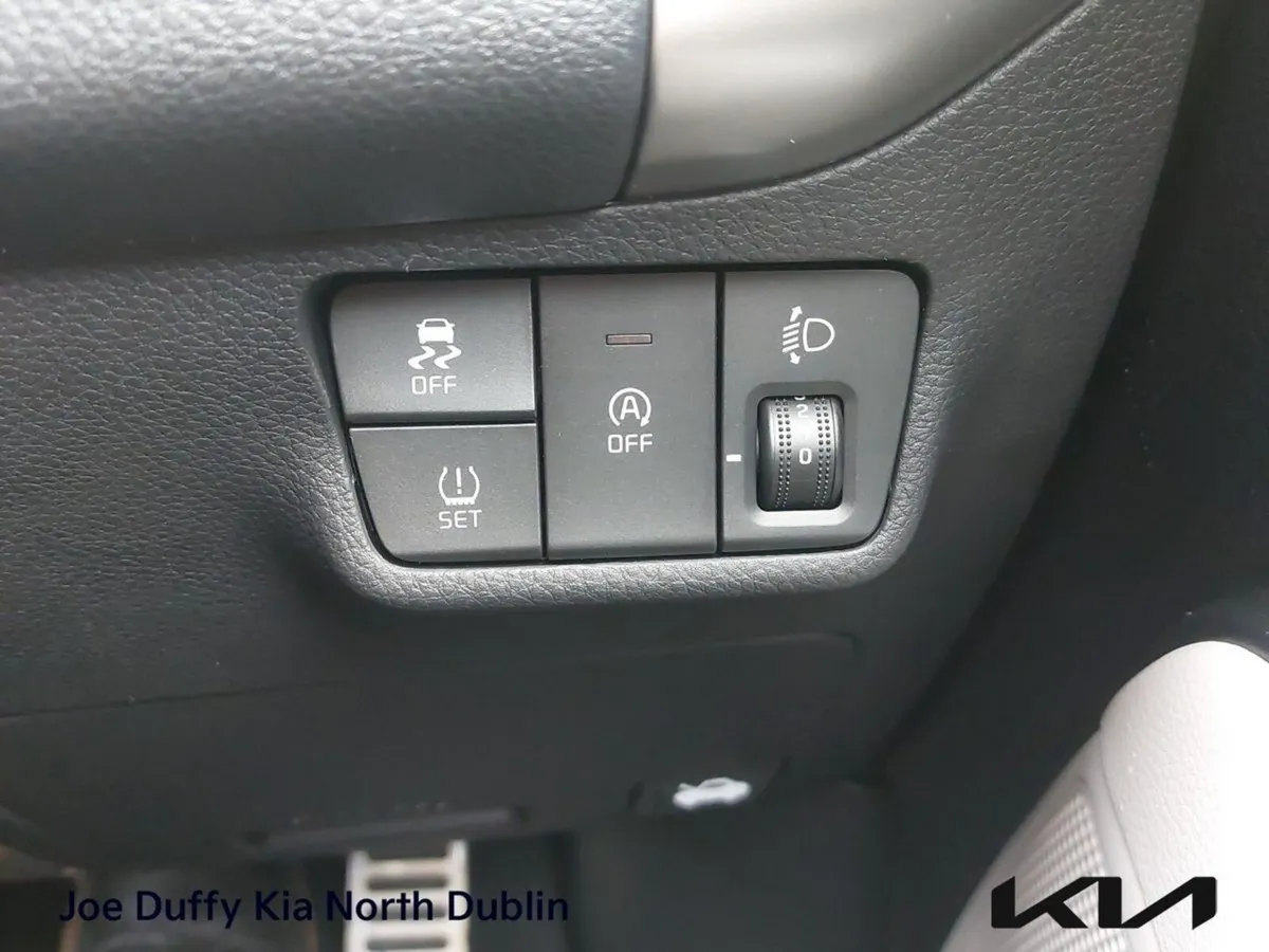 Kia Stonic Estate, Petrol Hybrid, 2026, Blue