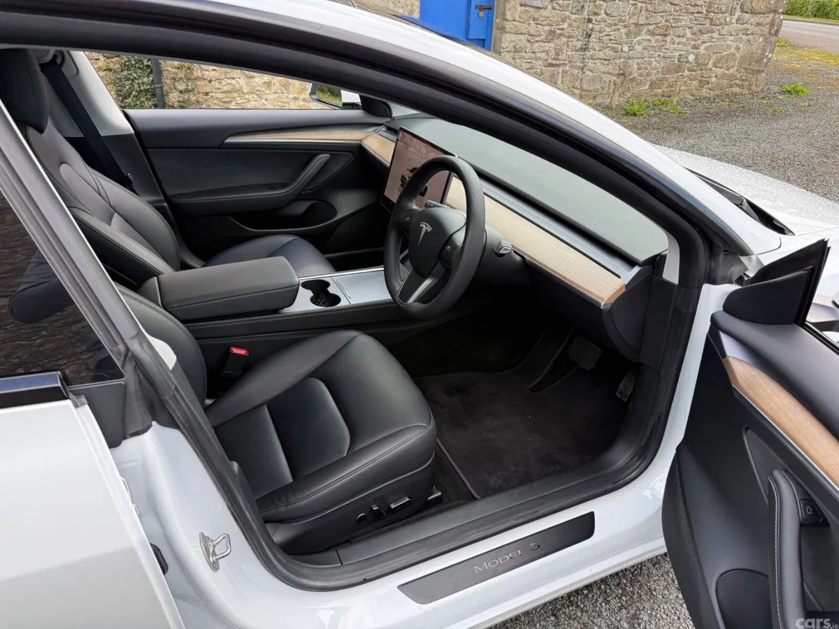 Tesla Model 3 Saloon, Electric, 2022, White