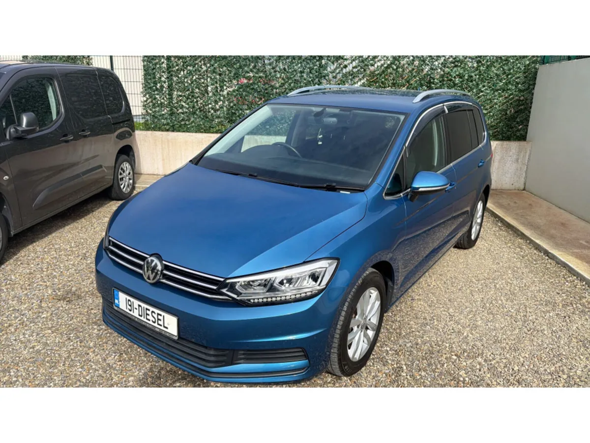 Volkswagen Touran MPV, Diesel, 2019, Blue