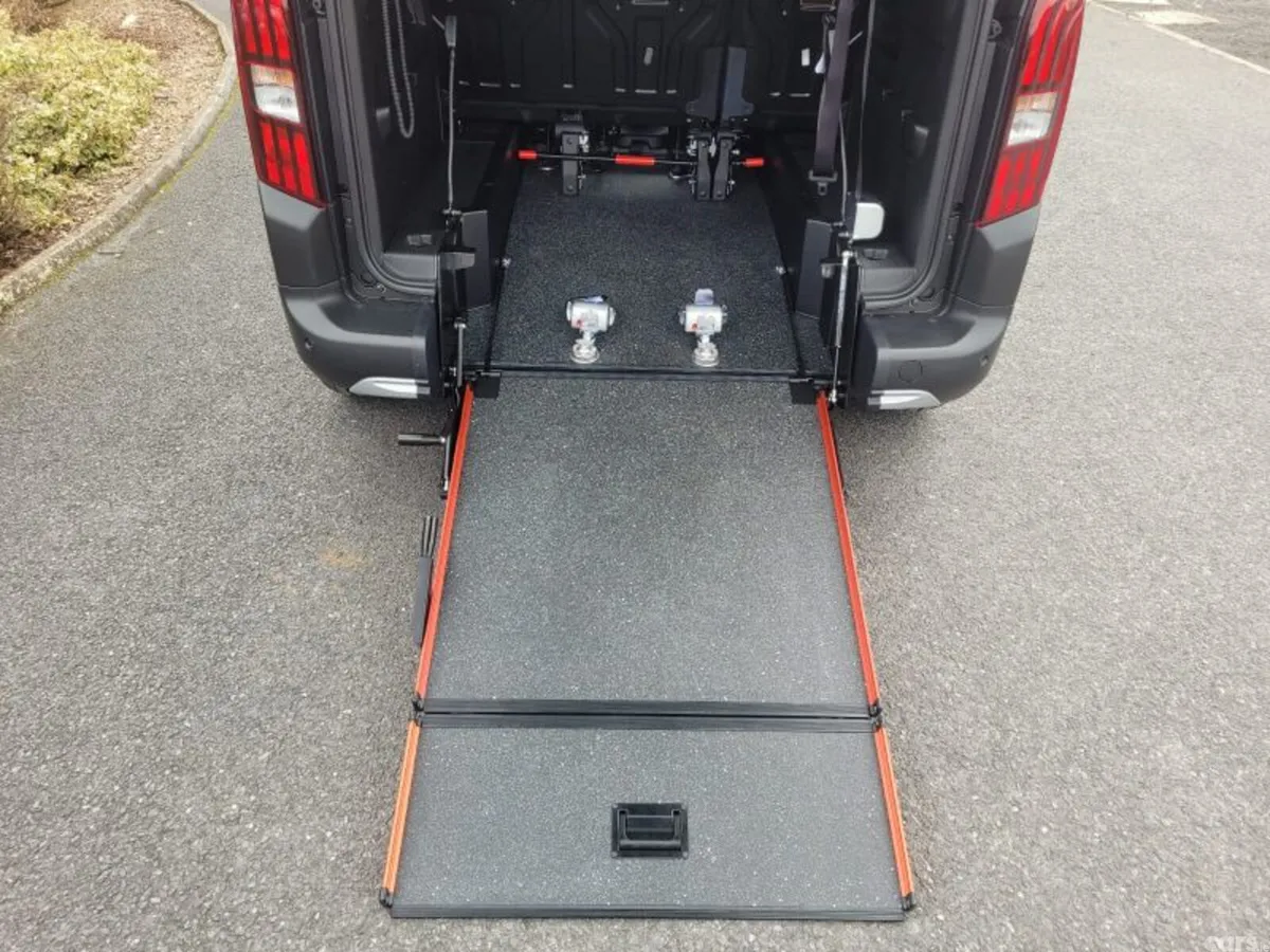 Peugeot Rifter MPV, Diesel, 2024, Grey