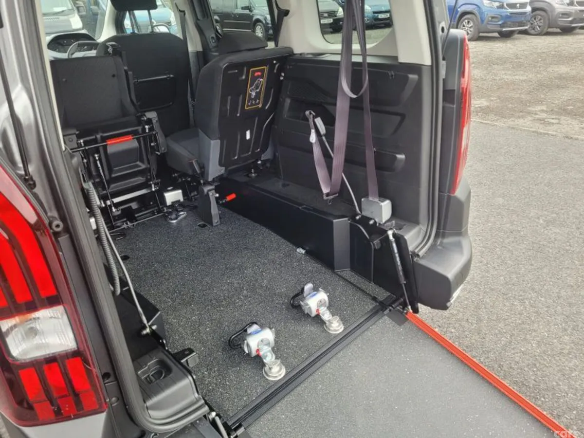 Peugeot Rifter MPV, Diesel, 2024, Grey
