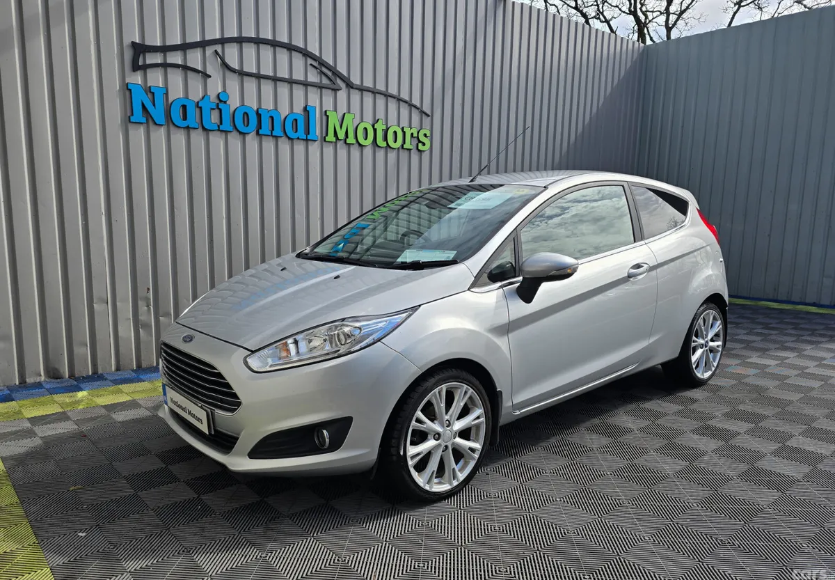 Ford Fiesta Hatchback, Petrol, 2015, Silver