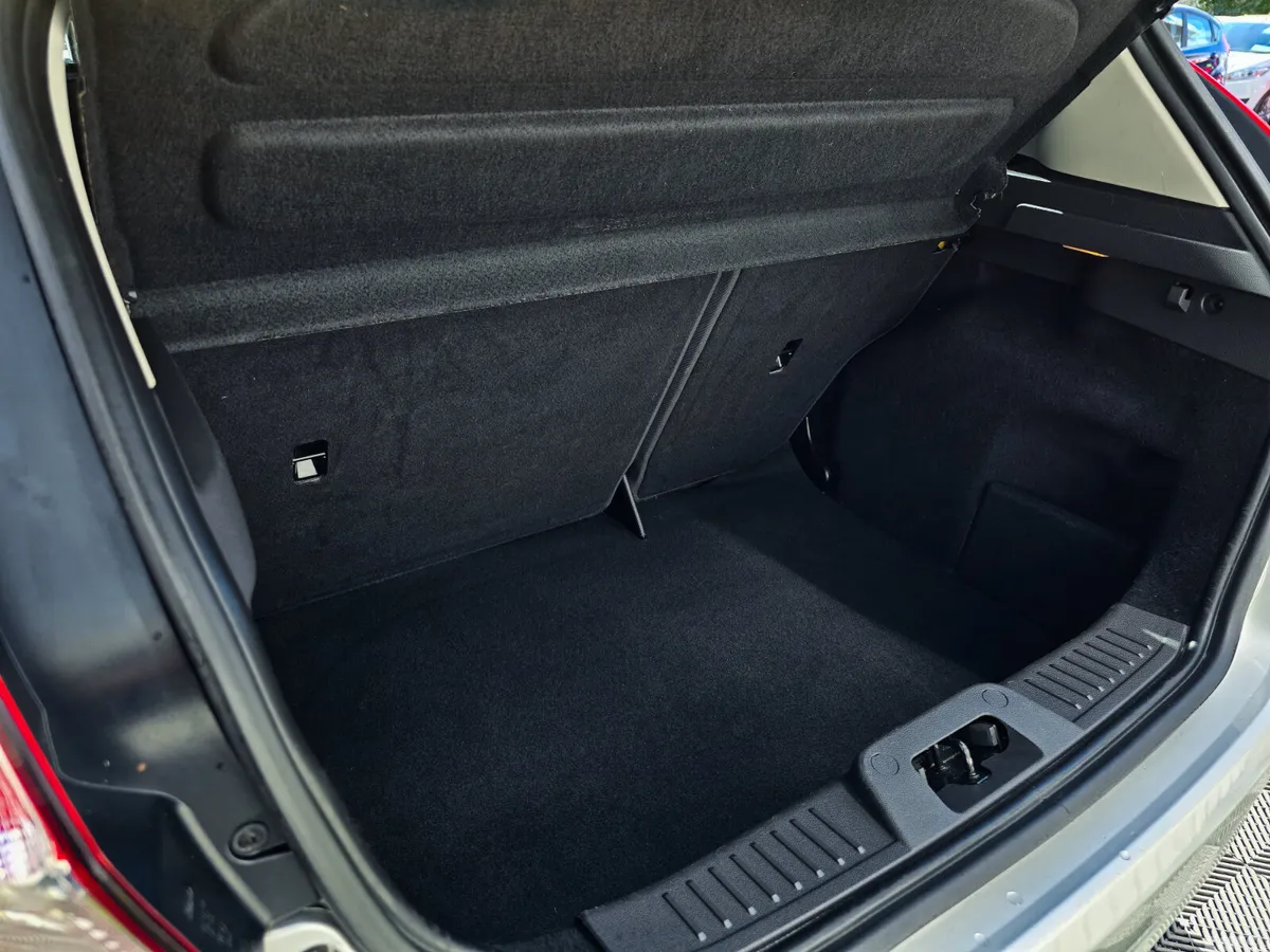 Ford Fiesta Hatchback, Petrol, 2015, Silver