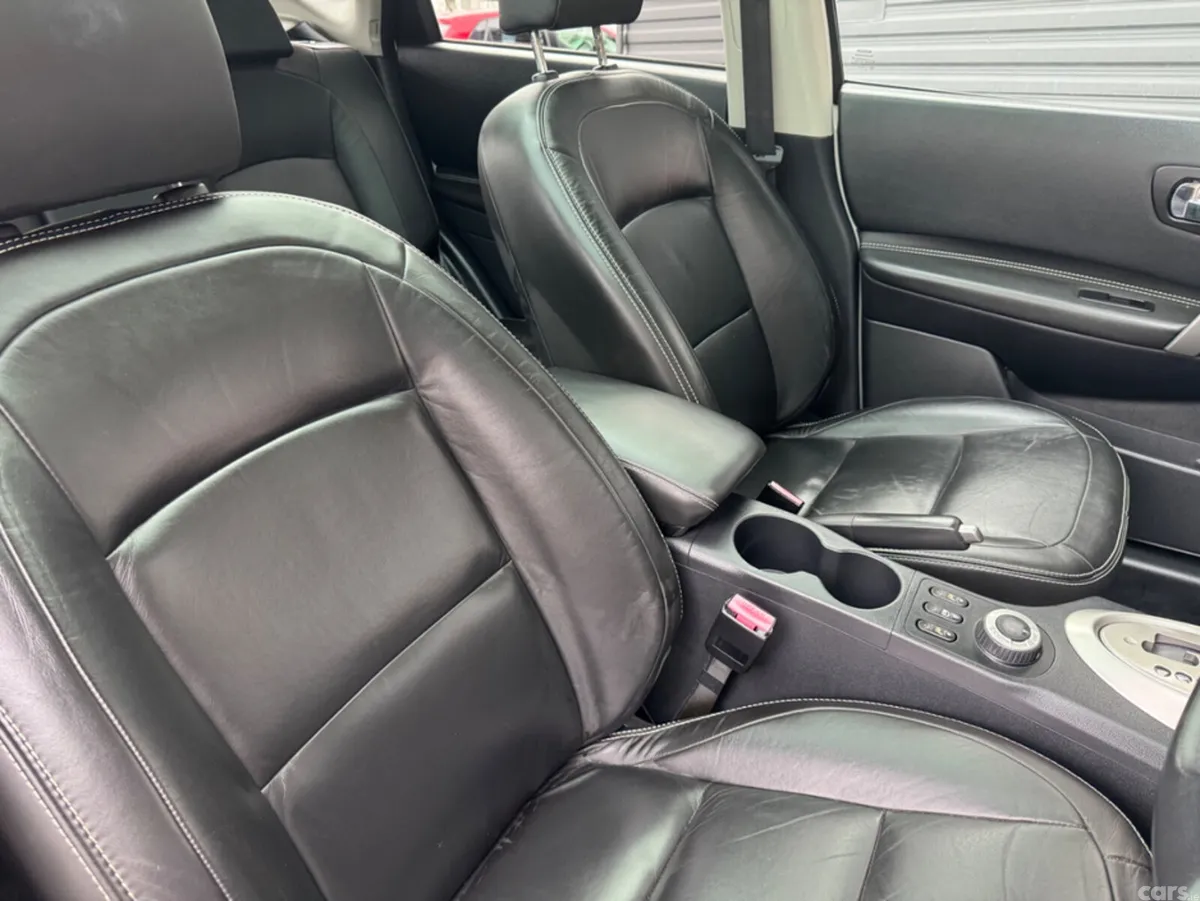 Nissan Qashqai Hatchback, Diesel, 2010, White