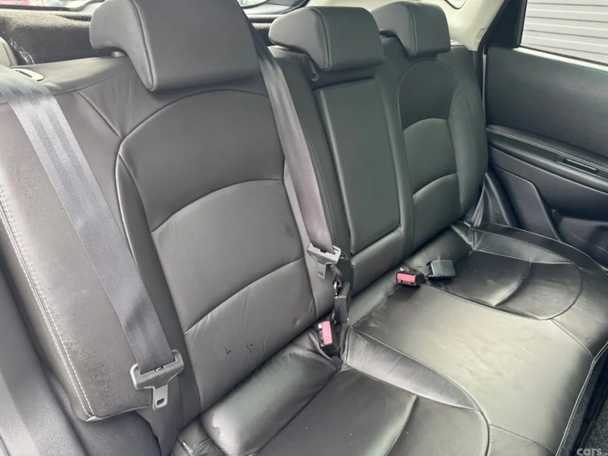 Nissan Qashqai Hatchback, Diesel, 2010, White