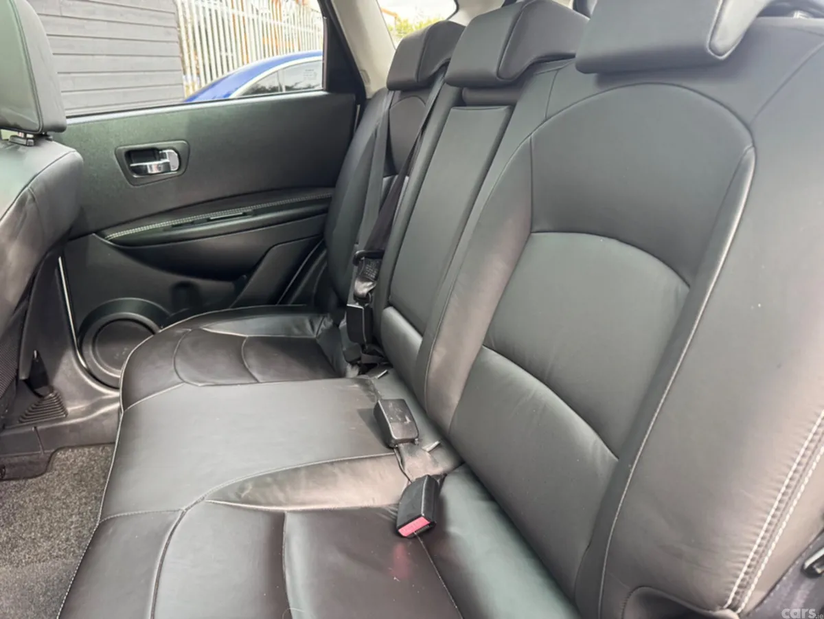 Nissan Qashqai Hatchback, Diesel, 2010, White