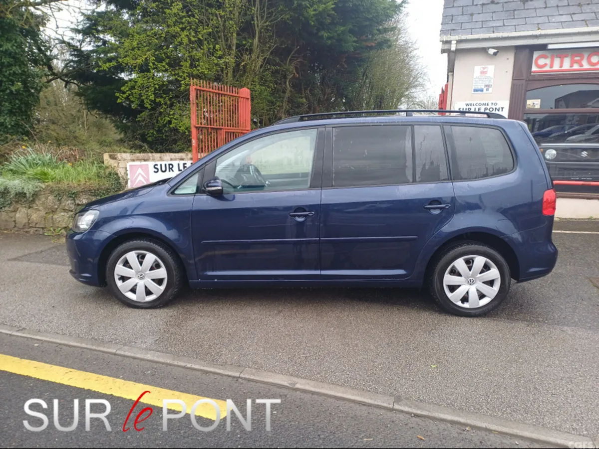 Volkswagen Touran MPV, Petrol, 2015, Blue