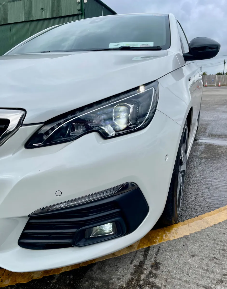Peugeot 308 Hatchback, Diesel, 2018, White