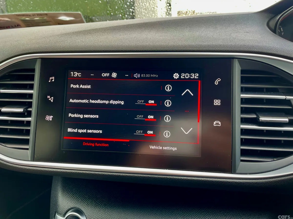 Peugeot 308 Hatchback, Diesel, 2018, White