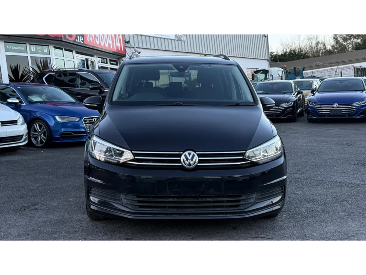 Volkswagen Touran MPV, Petrol, 2016, Black