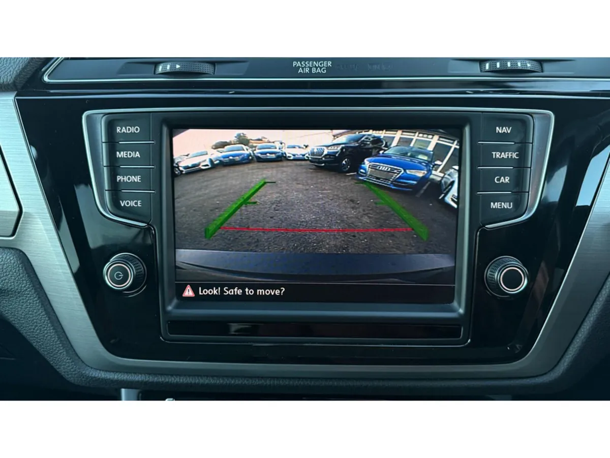 Volkswagen Touran MPV, Petrol, 2016, Black