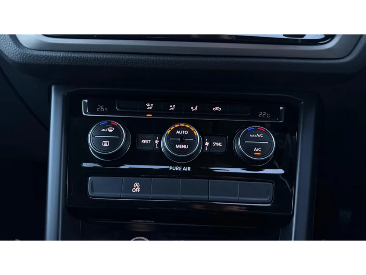Volkswagen Touran MPV, Petrol, 2016, Black