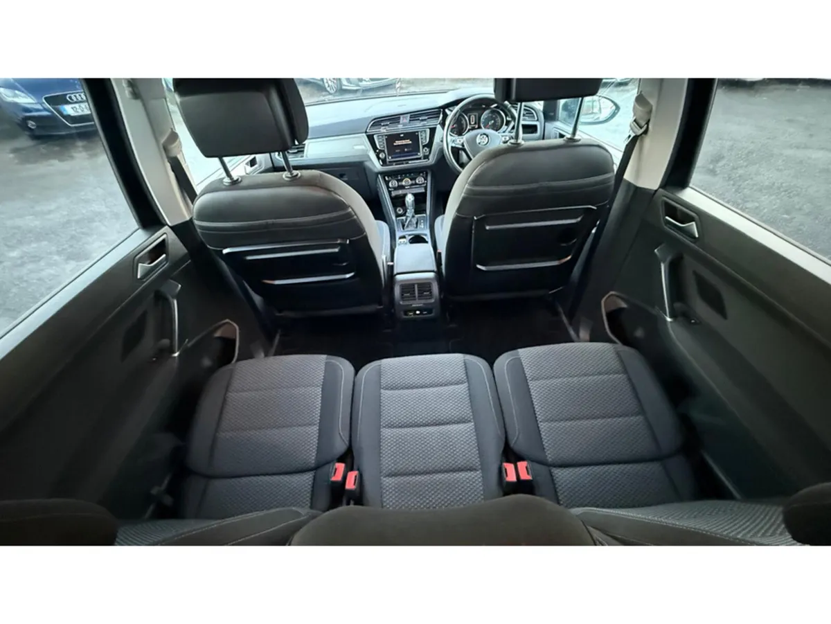 Volkswagen Touran MPV, Petrol, 2016, Black