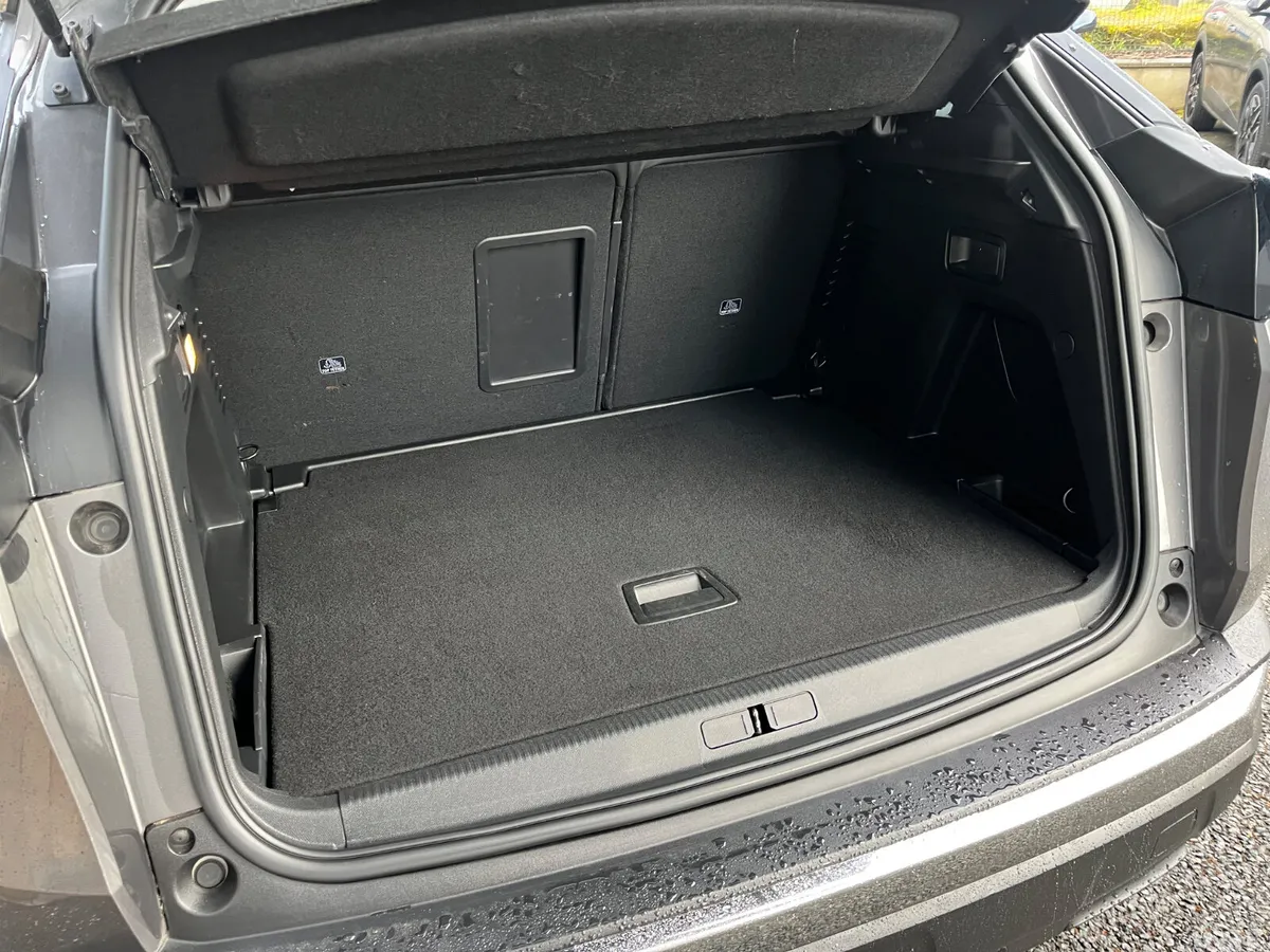 Peugeot 3008 MPV, Diesel, 2022, Grey