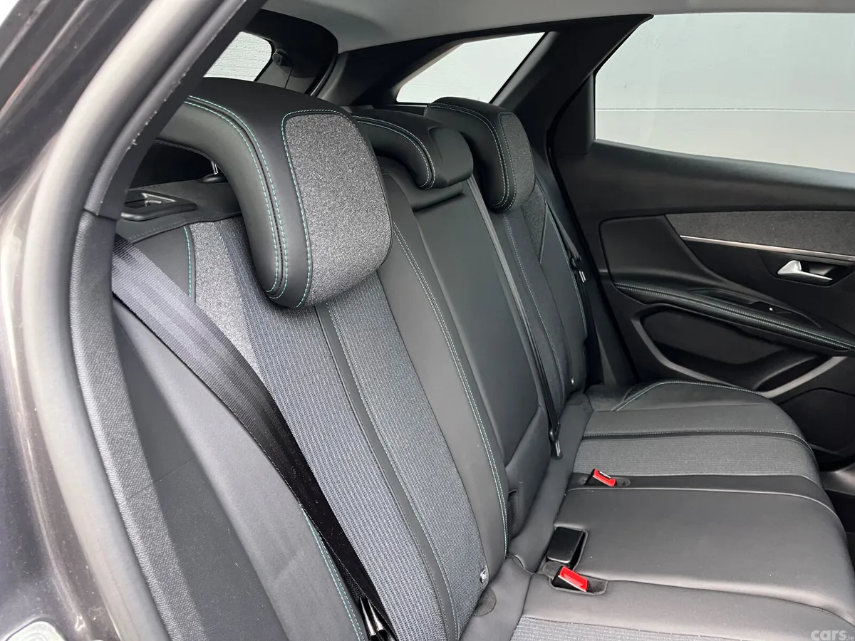 Peugeot 3008 MPV, Diesel, 2022, Grey