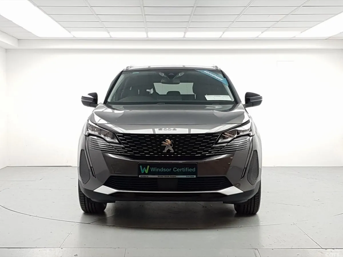 Peugeot 5008 MPV, Petrol, 2023, Grey