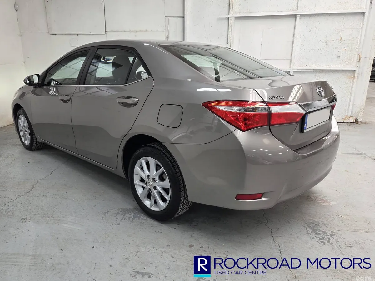 Toyota Corolla Saloon, Petrol, 2016, Bronze