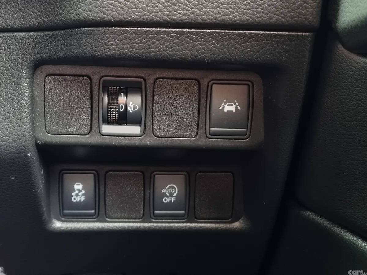 Nissan Qashqai SUV, Diesel, 2017, Brown