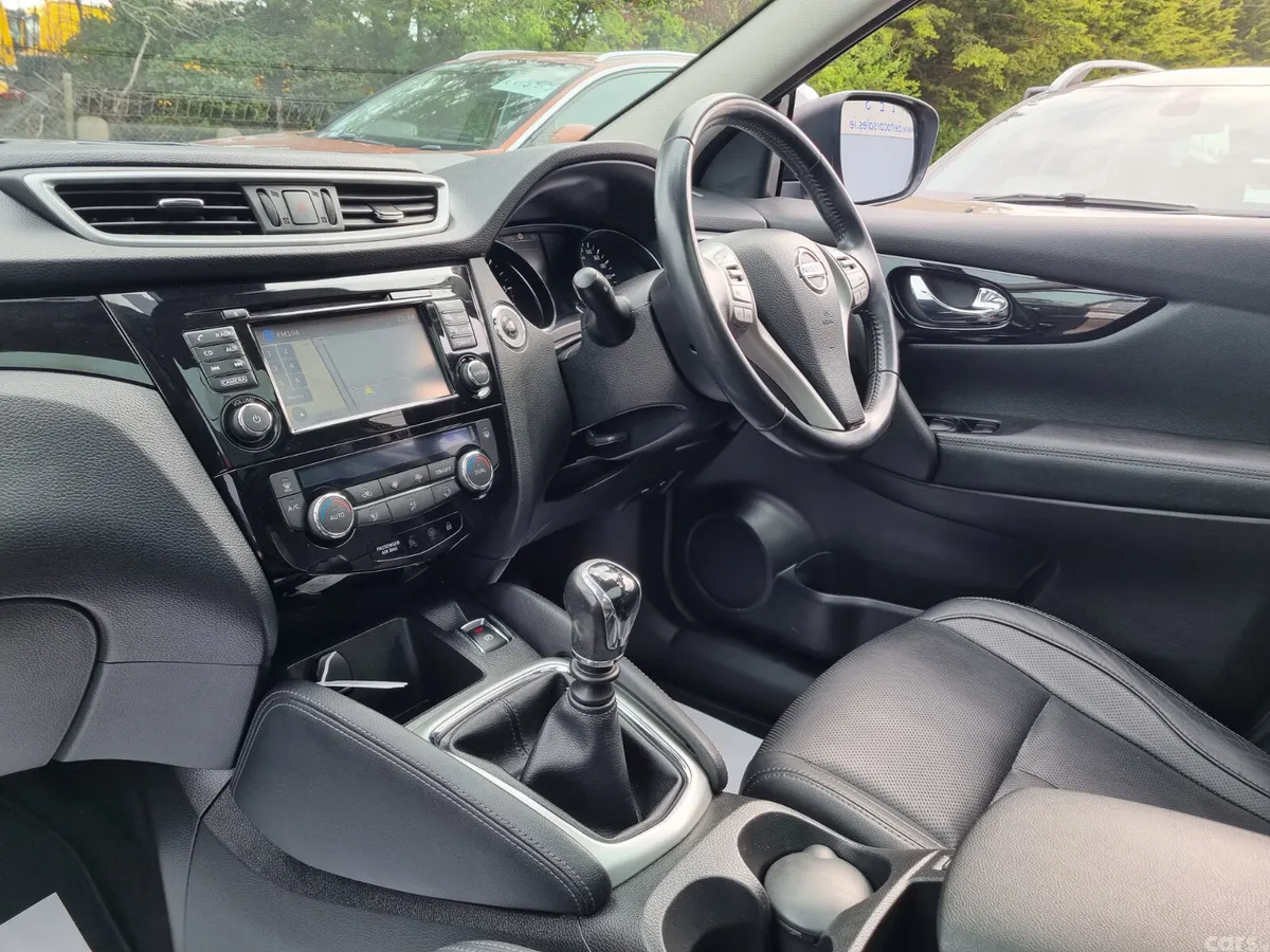 Nissan Qashqai SUV, Diesel, 2017, Brown