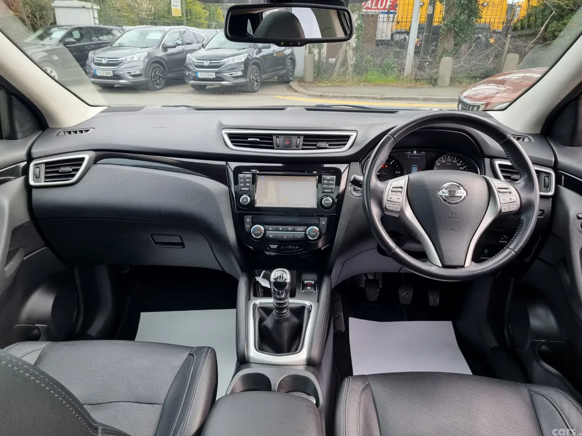 Nissan Qashqai SUV, Diesel, 2017, Brown