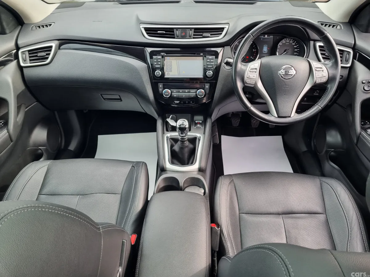 Nissan Qashqai SUV, Diesel, 2017, Brown