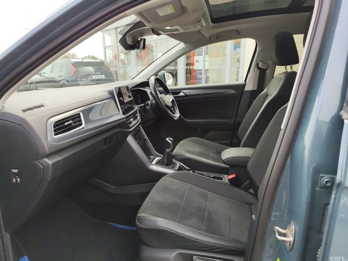 Volkswagen T-Roc Estate, Petrol, 2023, Blue