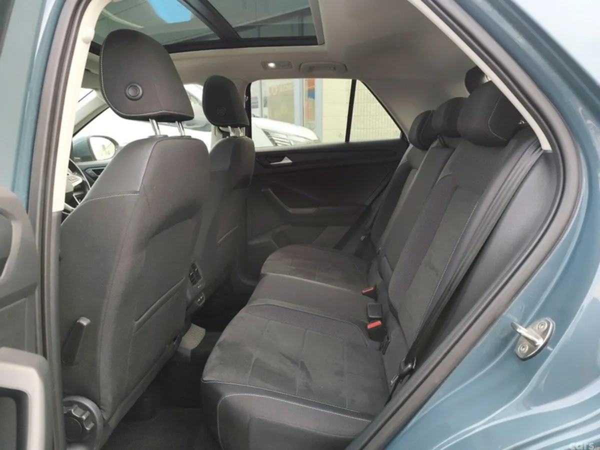 Volkswagen T-Roc Estate, Petrol, 2023, Blue