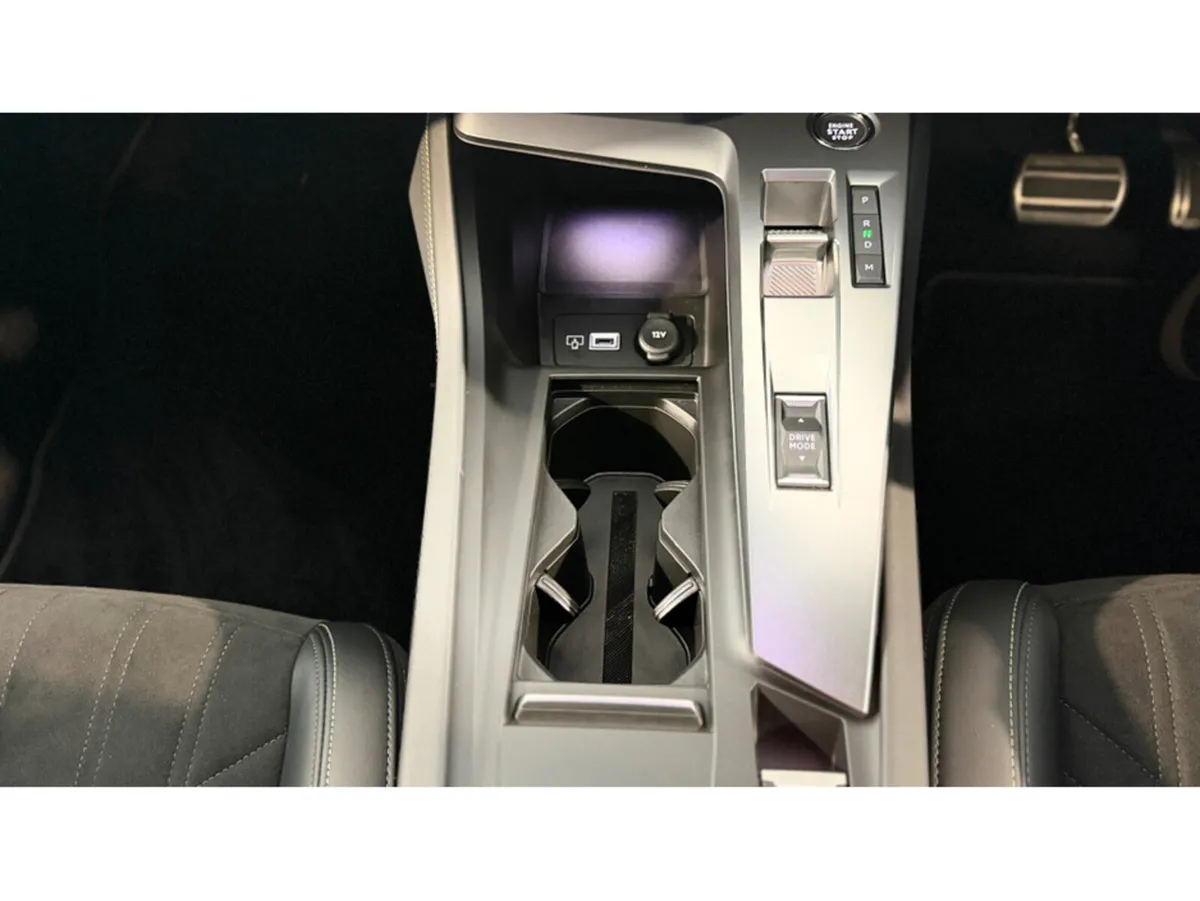 Peugeot 308 Hatchback, Diesel, 2023, Red