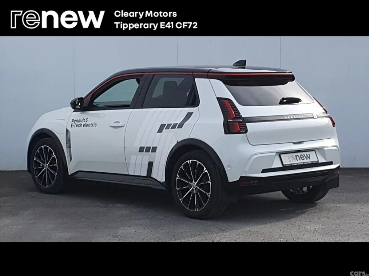 Renault 5 Hatchback, Electric, 2025, White