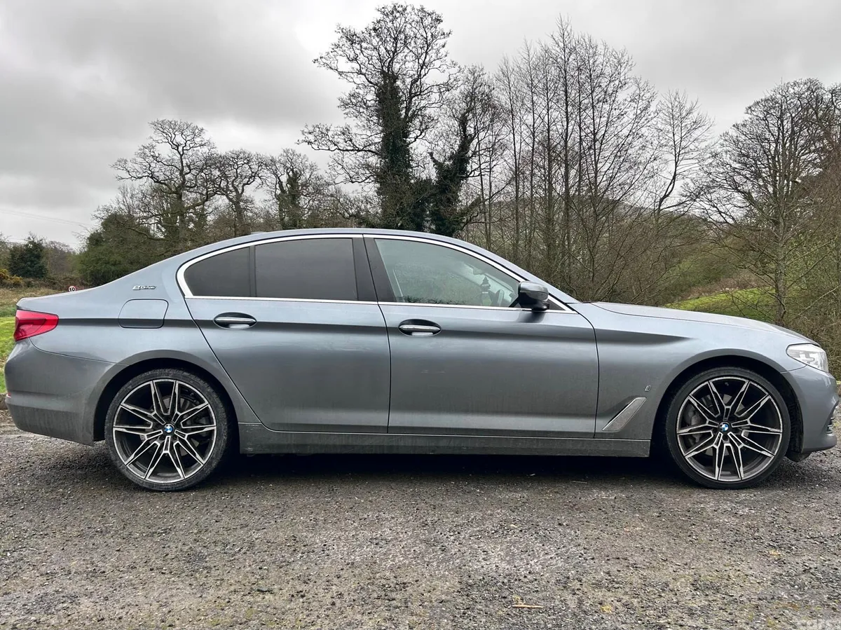 BMW 5-Series Saloon, Petrol Plug-in Hybrid, 2017, Blue