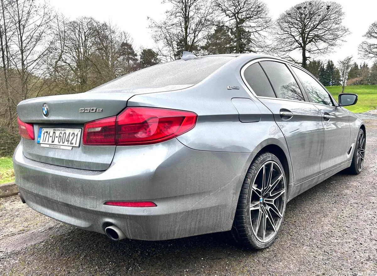 BMW 5-Series Saloon, Petrol Plug-in Hybrid, 2017, Blue