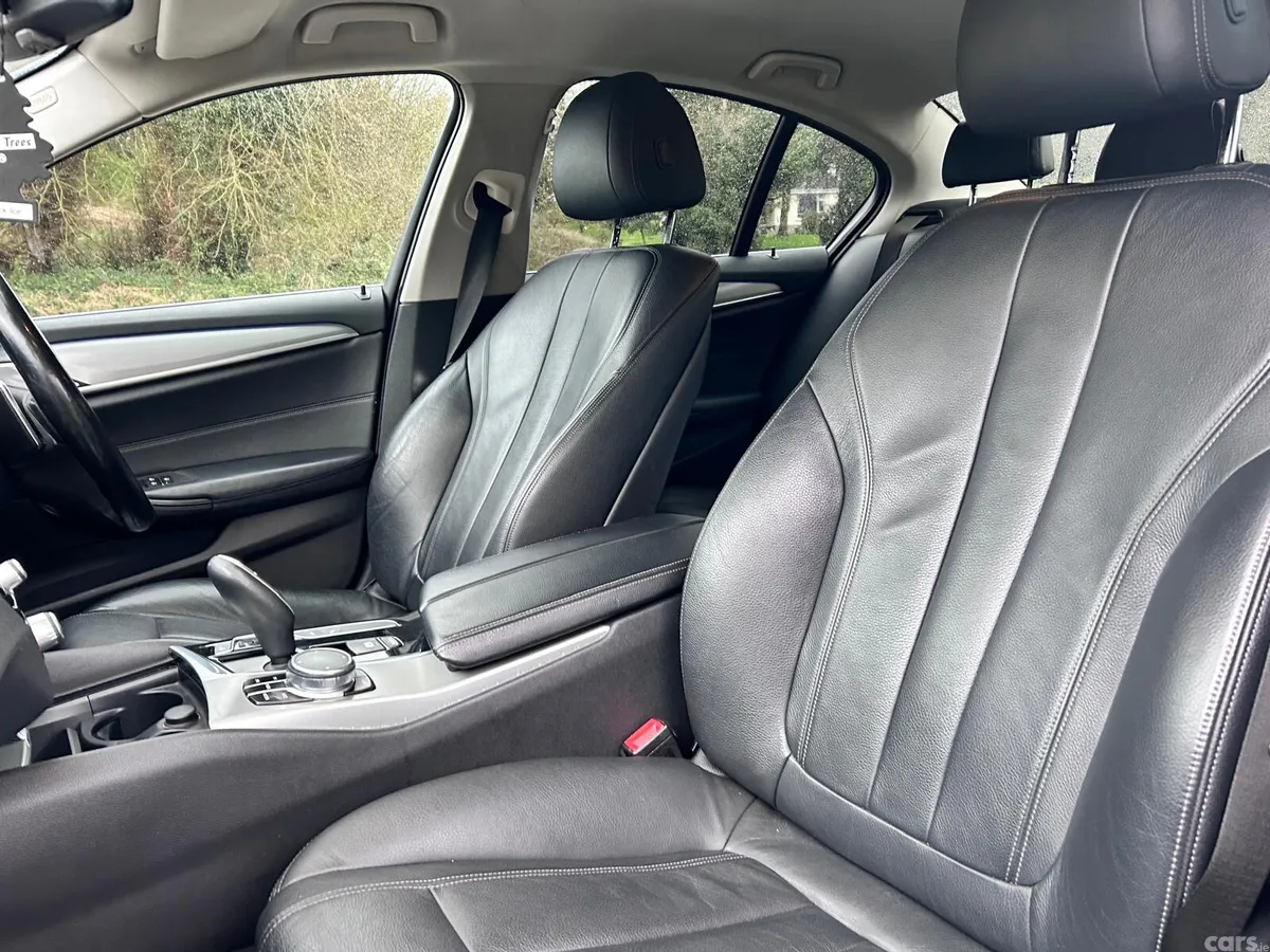 BMW 5-Series Saloon, Petrol Plug-in Hybrid, 2017, Blue
