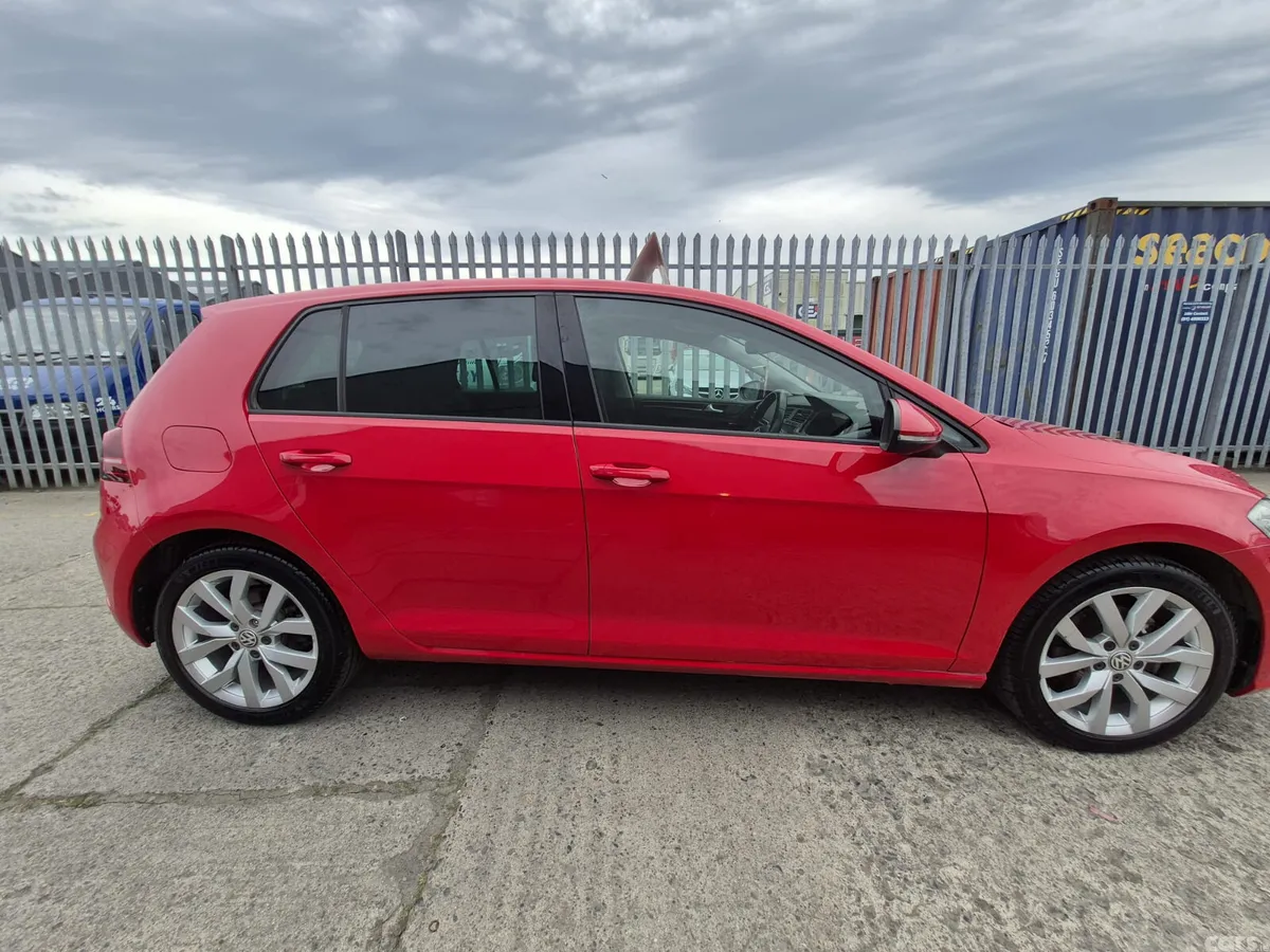 Volkswagen Golf Hatchback, Petrol, 2017, Red