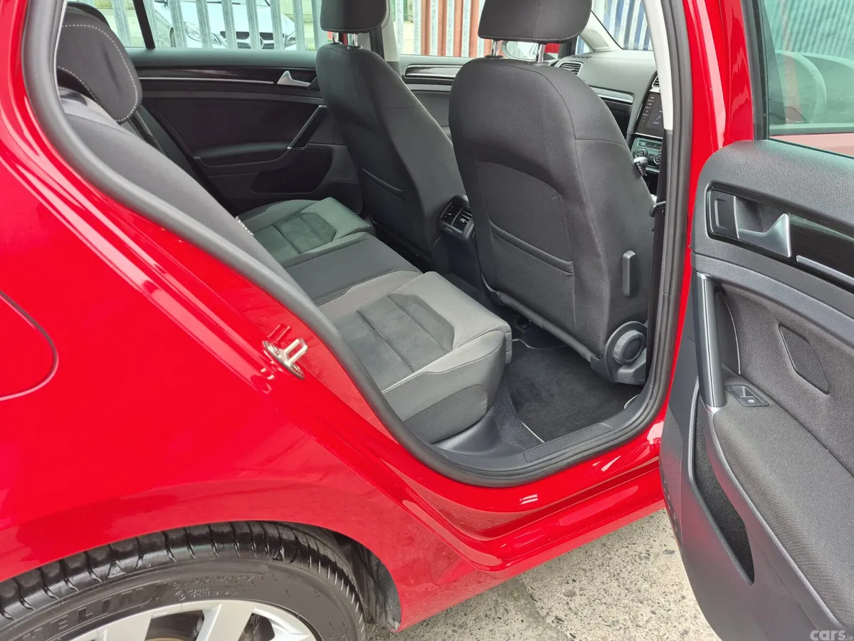 Volkswagen Golf Hatchback, Petrol, 2017, Red