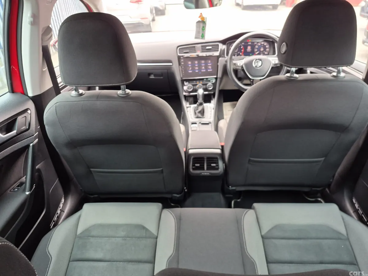 Volkswagen Golf Hatchback, Petrol, 2017, Red