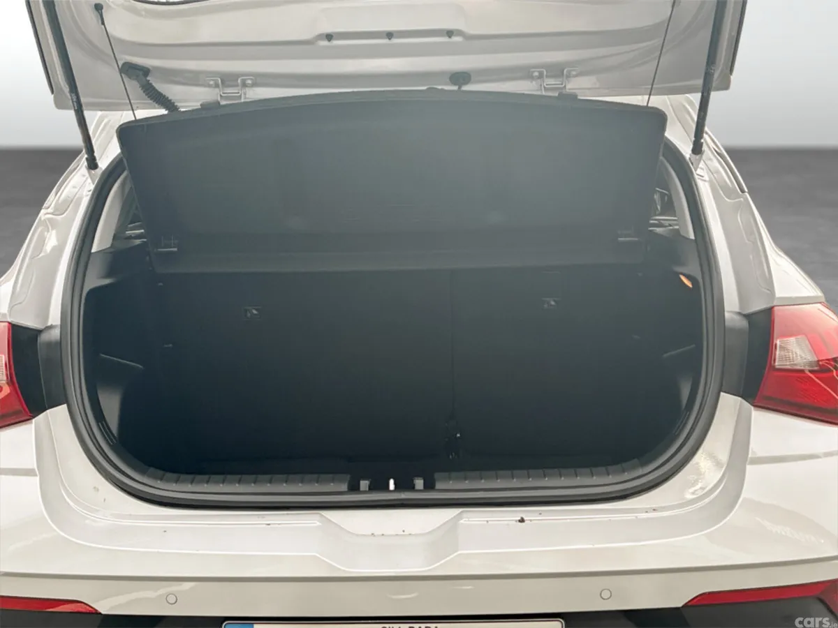 Hyundai i20 Hatchback, Petrol, 2025, Grey