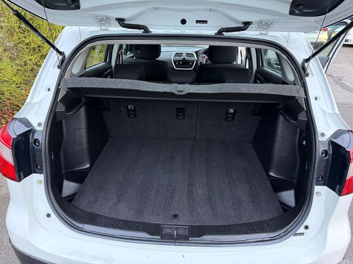 Suzuki SX4 S-Cross Hatchback, Petrol, 2014, White