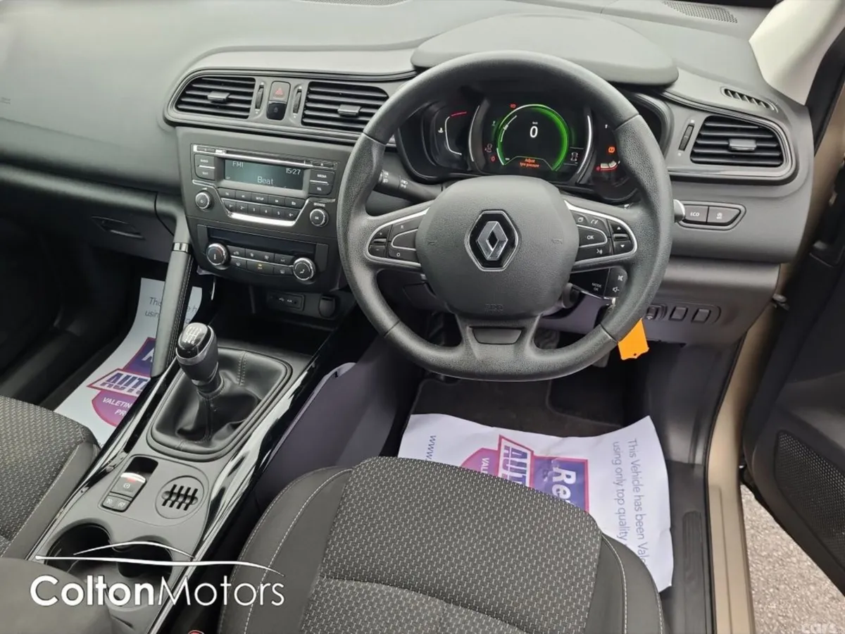 Renault Kadjar SUV, Petrol, 2016, Gold